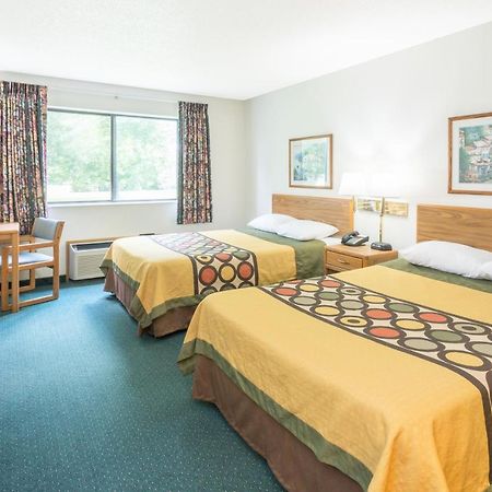Super 8 By Wyndham Dewitt Hotell Eksteriør bilde