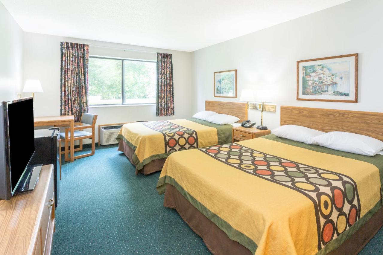 Super 8 By Wyndham Dewitt Hotell Eksteriør bilde