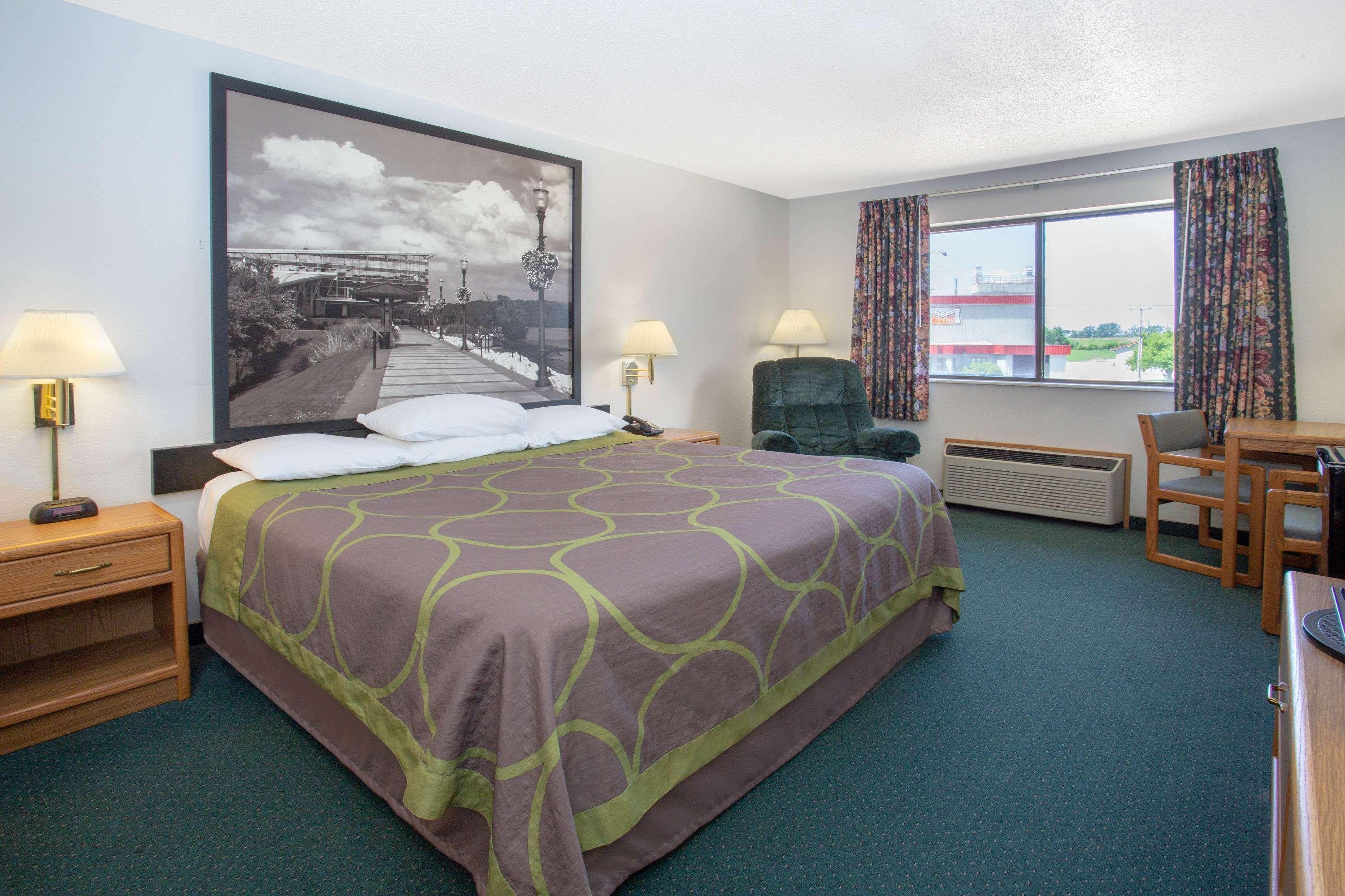 Super 8 By Wyndham Dewitt Hotell Eksteriør bilde